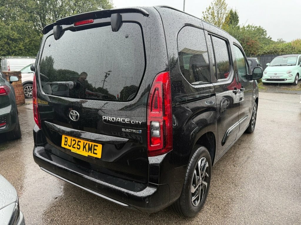 Toyota Proace City Mpv Black #3