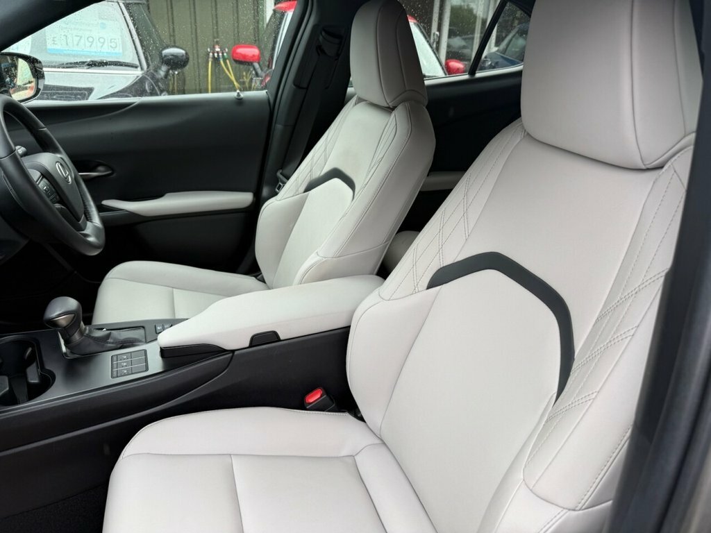 Lexus UX Automatic Blue #33