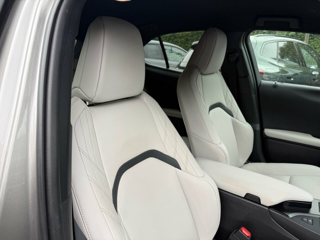 Lexus UX 2L F Sport Design Silver #2