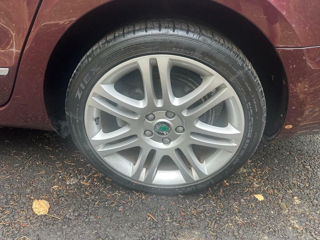 Skoda Superb Hatchback Grey #10