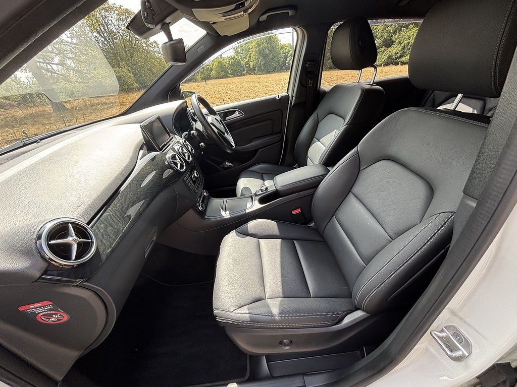 Mercedes-Benz B Class 1.5 B180 Cdi Blueefficiency Sport 109 Bhp Black #16
