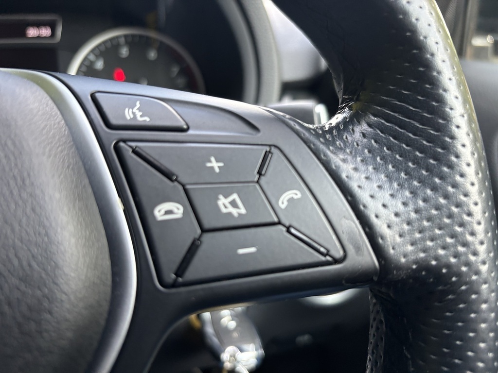 Mercedes-Benz B Class 1.5 B180 Cdi Blueefficiency Sport 109 Bhp Black #29