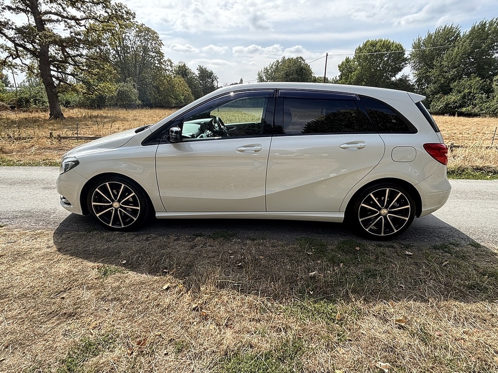 Mercedes-Benz B Class B180 Blueefficiency Sport U556659 WN63YWB White #4