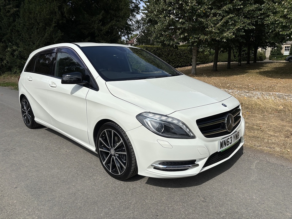 Mercedes-Benz B Class B180 Blueefficiency Sport U556659 WN63YWB White #2