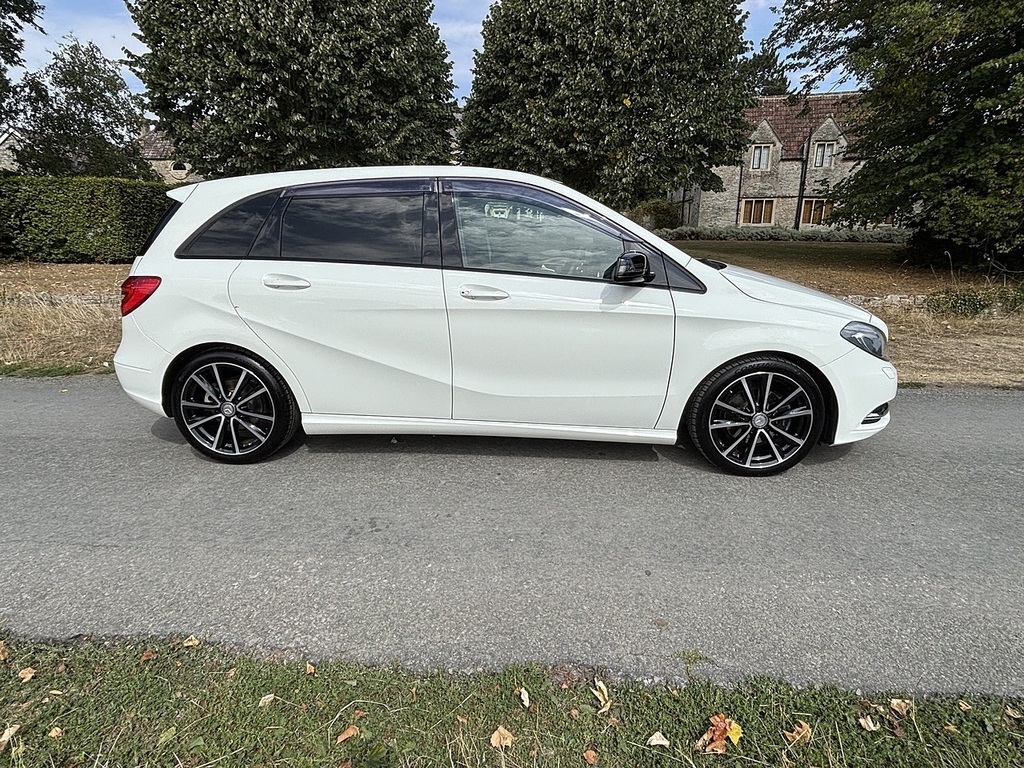 Mercedes-Benz B Class B180 Blueefficiency Sport U556659 WN63YWB White #5