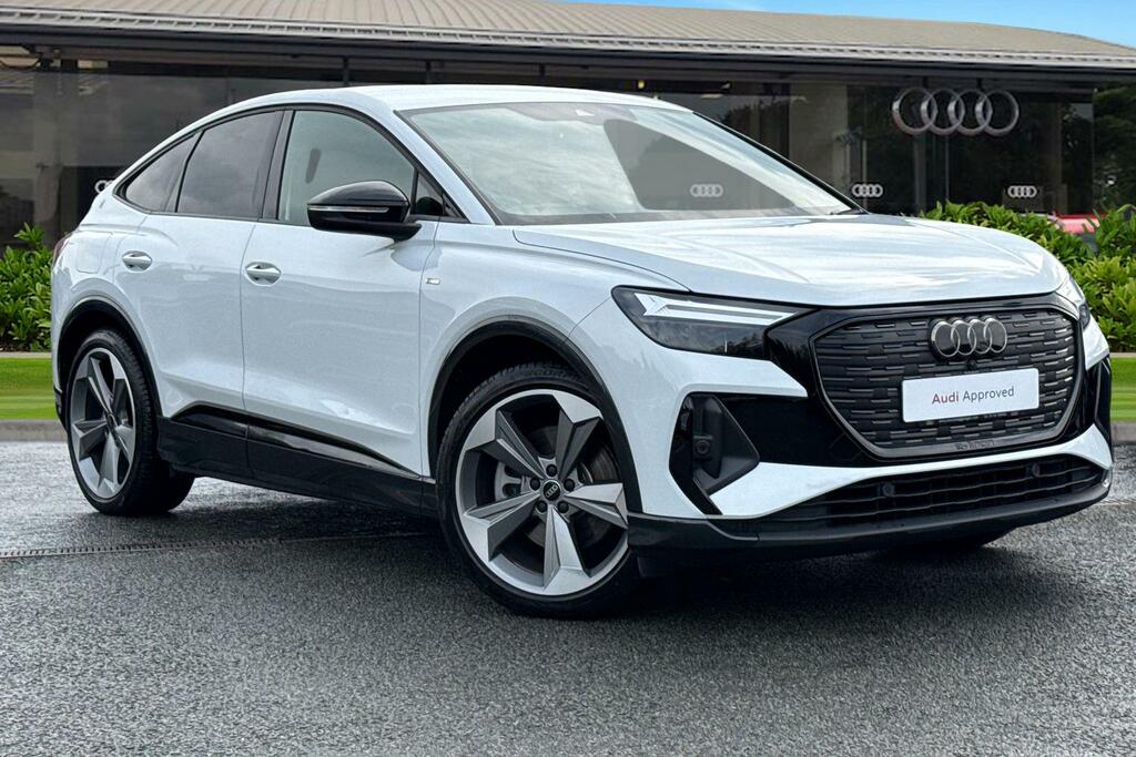Audi Q4 E Tron Q4 Sportback Black Edition 45 E-tron Quattro 210,0 White