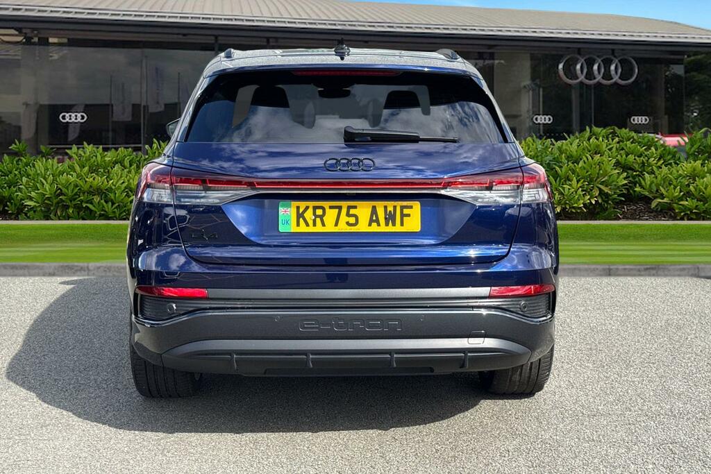Audi Q4 E Tron Q4 Black Edition 45 E-tron 210,00 Kw KR75AWF Blue #4