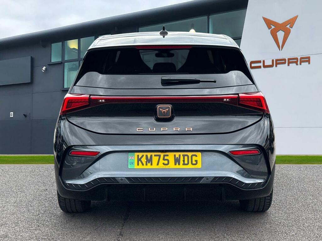 Cupra Born 170Kw E-boost V2 59Kwh KM75WDG Black #4