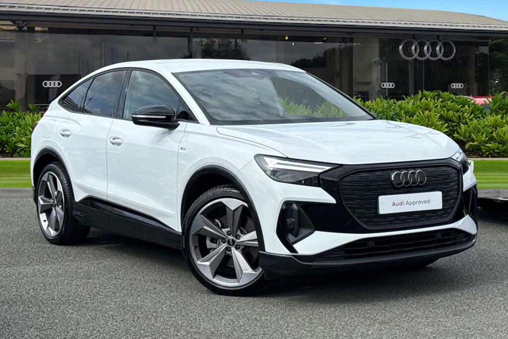 Audi Q4 E Tron Q4 Sportback Black Edition 45 E-tron Quattro 210,0 White