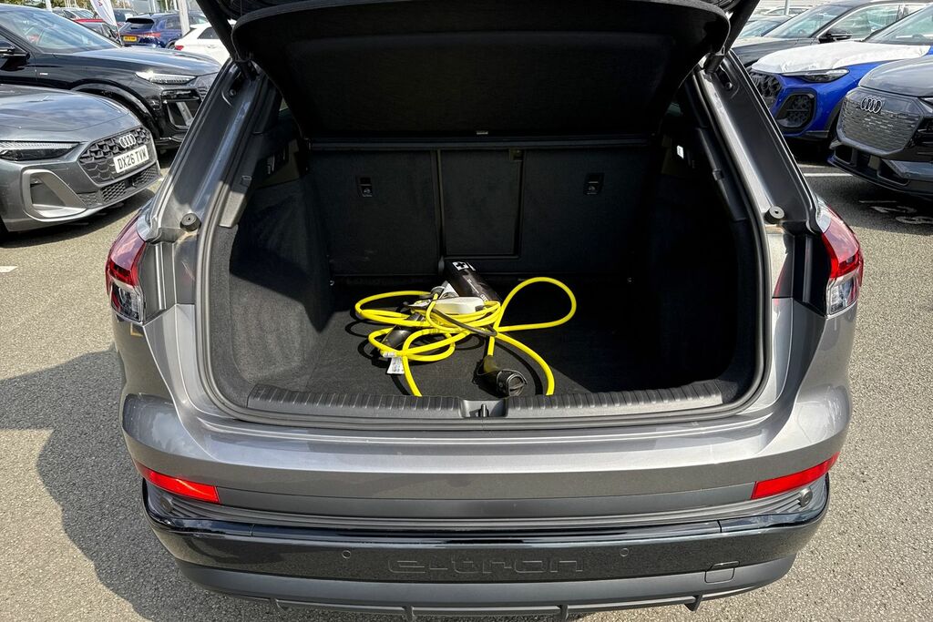 Audi Q4 E Tron Black Edition 45 210,00 Kw KN75FVR Grey #6