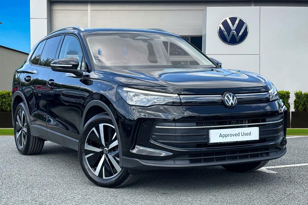Volkswagen Tiguan 2.0 Tdi Match Dsg Factory Towbar, Winter Pack Black