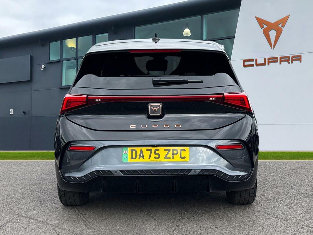 Cupra Born 170Kw E-boost V2 59Kwh Black #4