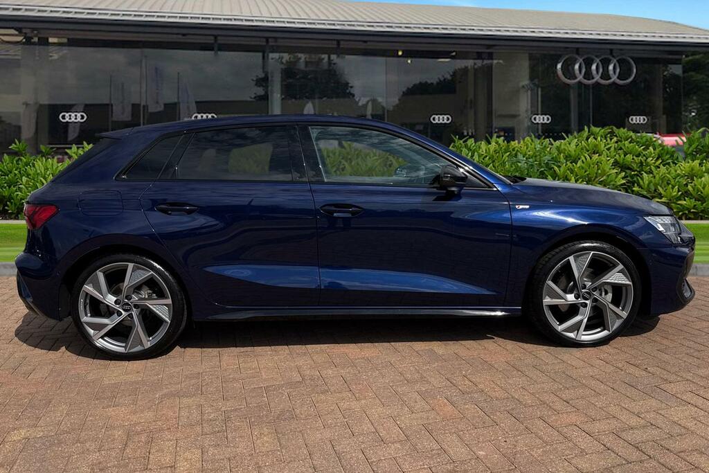 Audi A3 Black Edition 35 Tfsi 150 Ps S Tronic KJ25ONH Blue #3