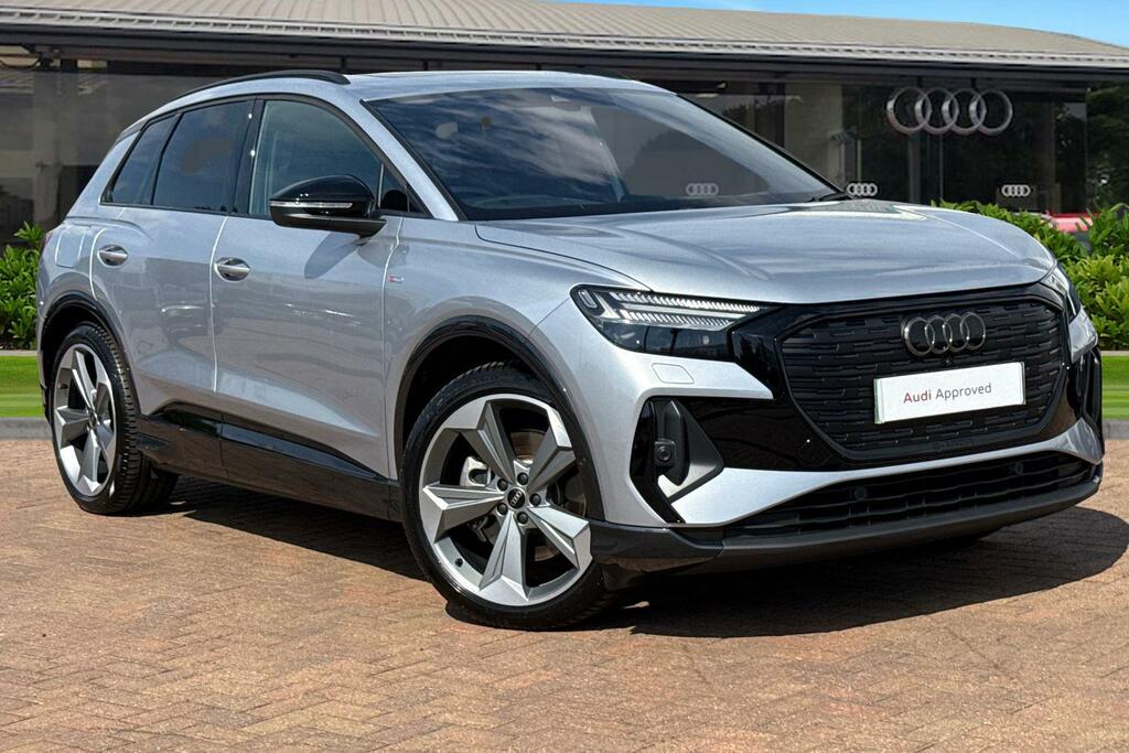 Audi Q4 E Tron Black Edition 55 Quattro 250,00 Kw Silver
