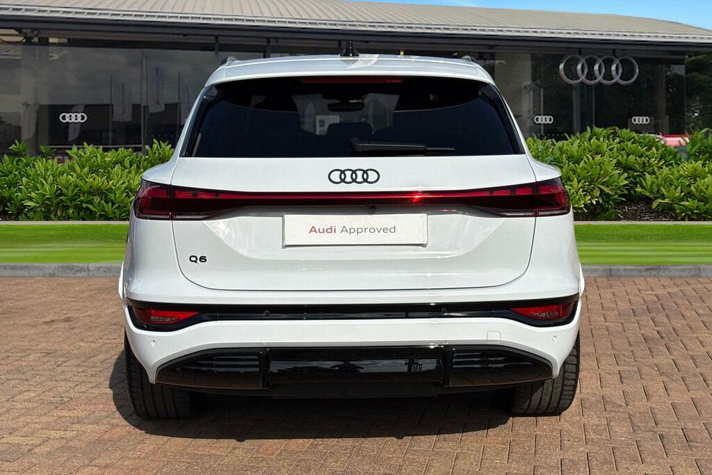 Audi Q6 E-Tron Suv Edition 1 Performance 225,00 Kw White #4