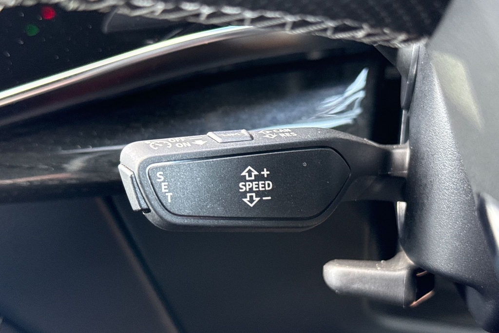 Audi SQ8 Petrol Black #27