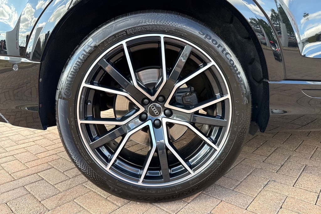 Audi SQ8 Petrol Black #12