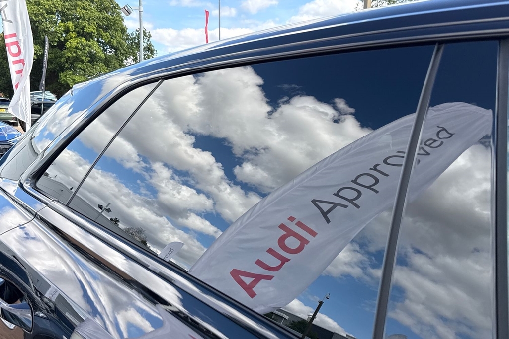 Audi SQ8 Petrol Black #45