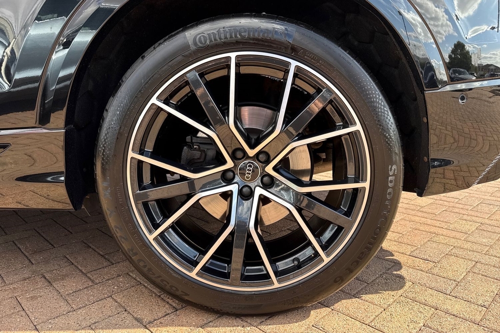 Audi SQ8 Petrol Black #11
