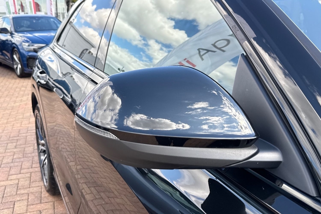 Audi SQ8 Petrol Black #44
