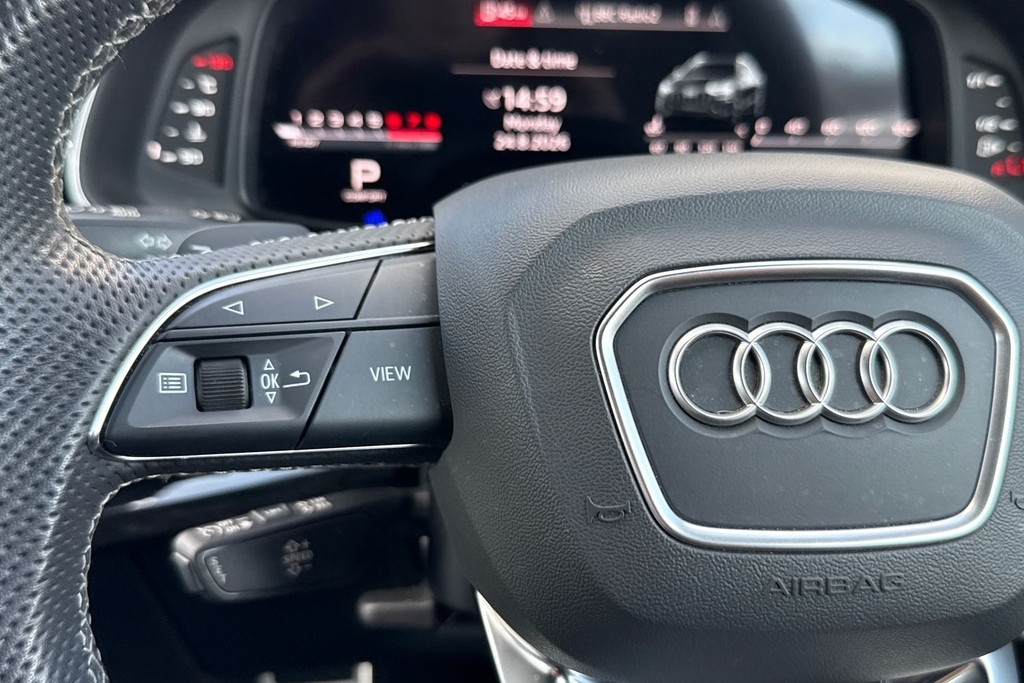 Audi SQ8 Petrol Black #25