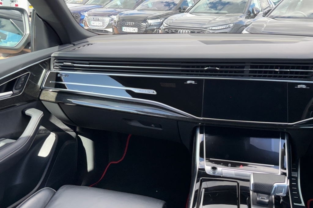 Audi SQ8 Petrol Black #19