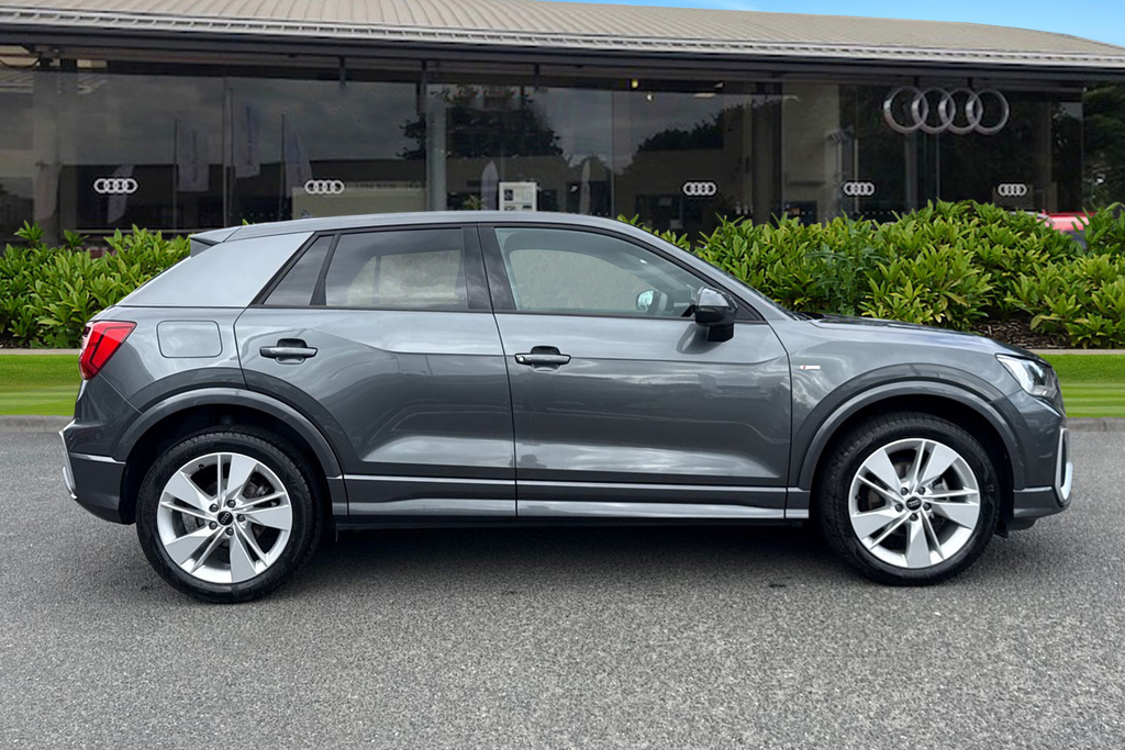 Audi Q2 S Line 30 Tfsi 116 Ps 6-Speed OW75DFC Grey #3