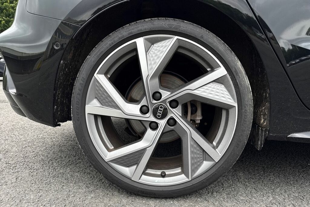 Audi A3 Black Edition 35 Tfsi 150 Ps S Tronic KJ25ORT Black #6
