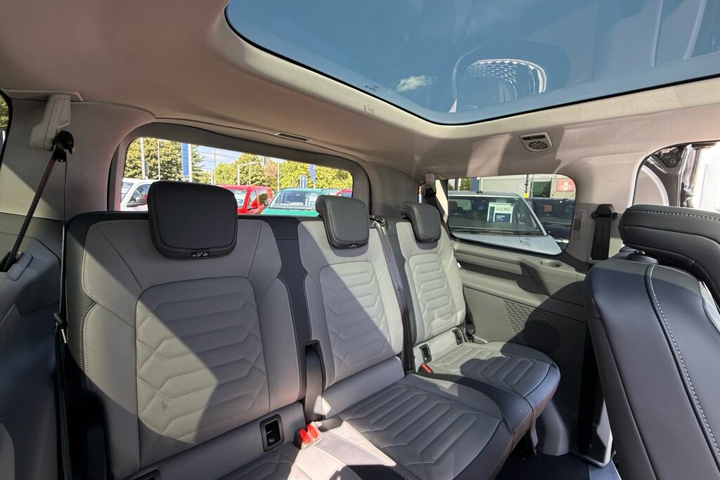 Volkswagen Transporter Shuttle Life Lwb 150 Ps 2.0 Tdi 8Sp Purple #42