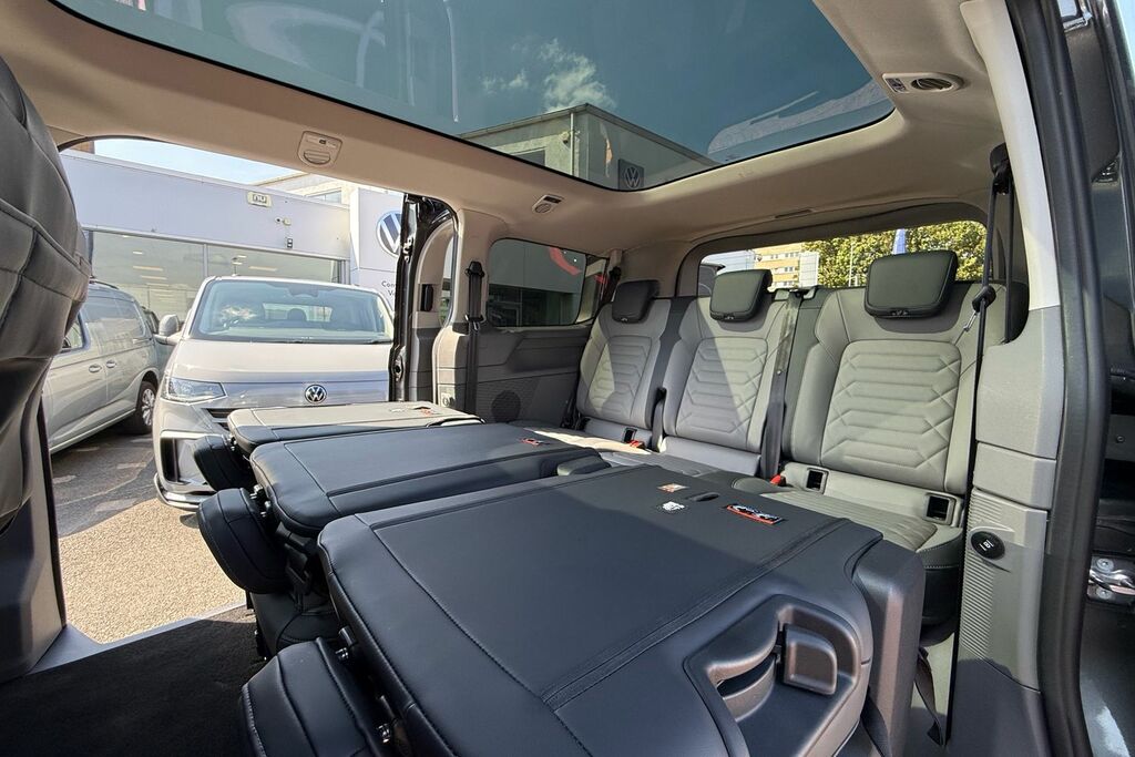 Volkswagen Transporter Shuttle Life Lwb 150 Ps 2.0 Tdi 8Sp Purple #45