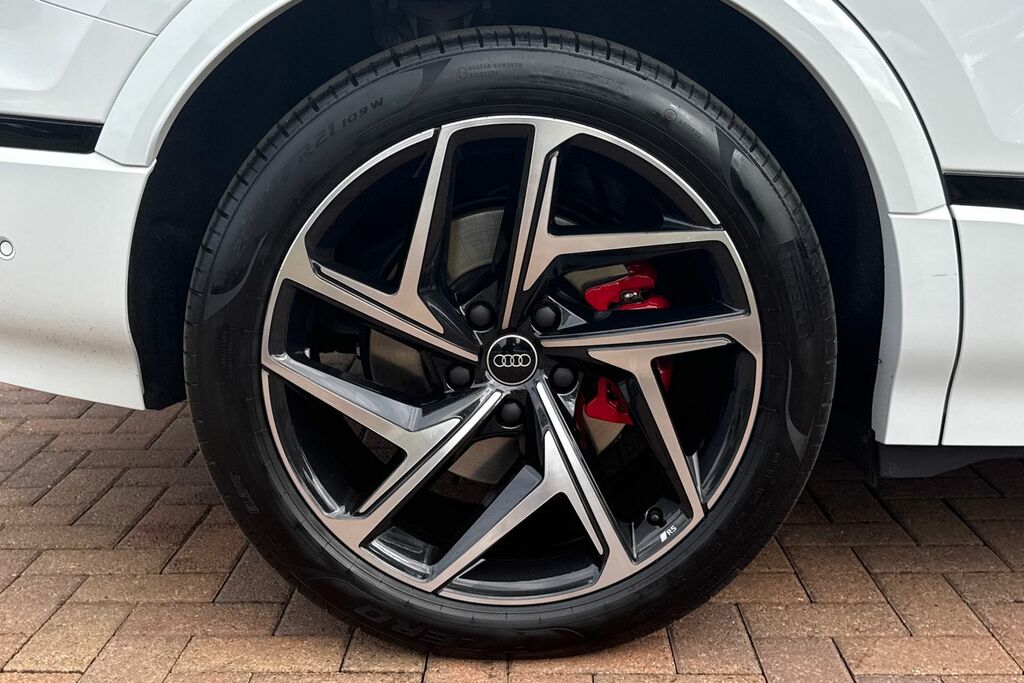 Audi SQ6 E-Tron Ssuv Edition 1 360,00 Kw White #6