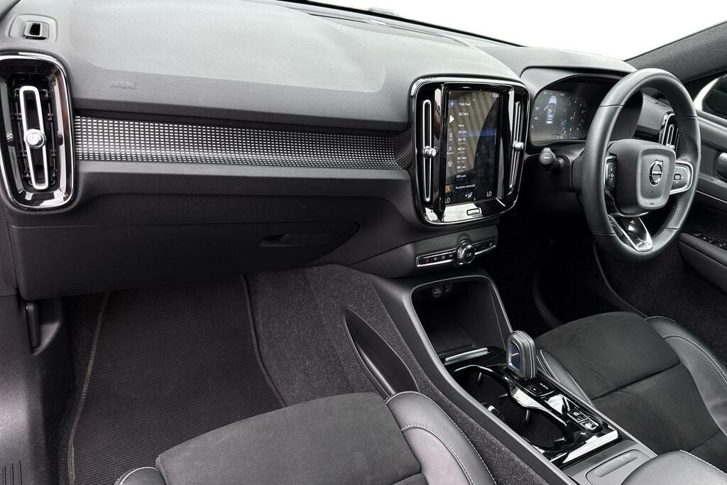 Volvo XC40 2.0 B4p R Design 7 Speed BL71DXV Grey #2