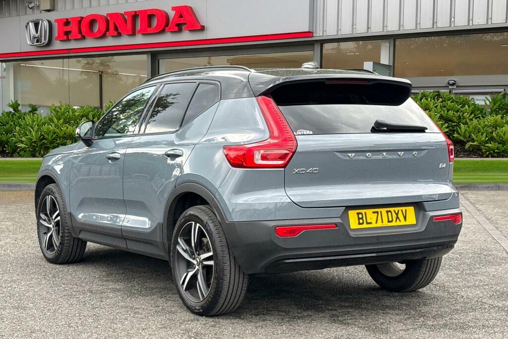 Volvo XC40 2.0 B4p R Design 7 Speed BL71DXV Grey #3