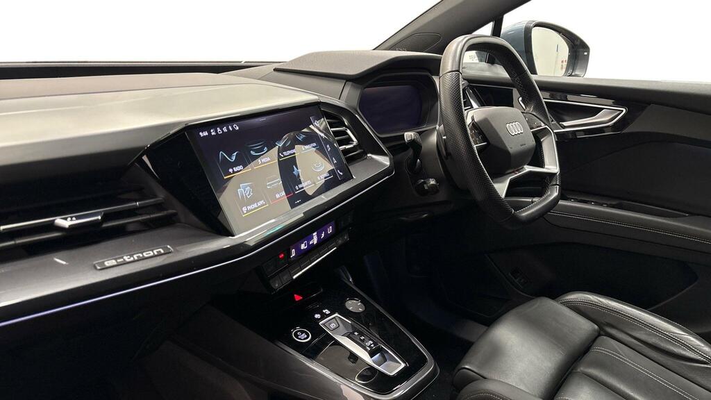 Audi Q4 E Tron S Line 40 150,00 Kw Blue #4
