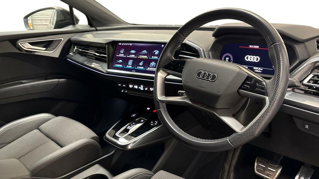 Audi Q4 E Tron S Line 40 150,00 Kw Black #5