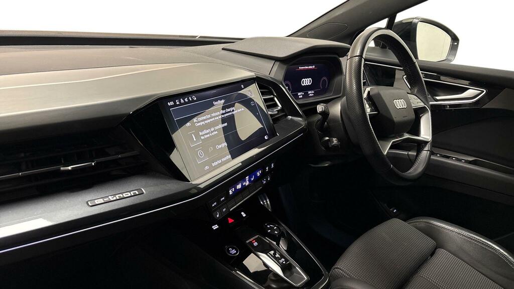 Audi Q4 E Tron S Line 40 150,00 Kw Black #4