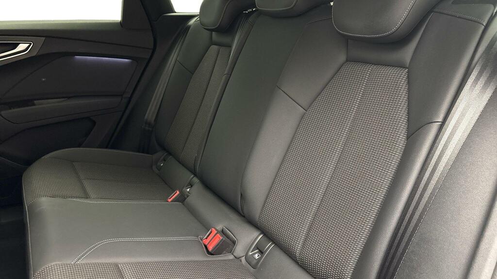 Audi Q4 E Tron S Line 40 150,00 Kw Grey #6