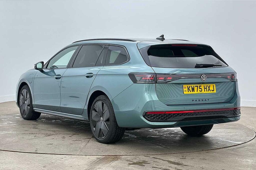 Volkswagen Passat 1.5 Tsi Ehybrid 272 Black Edition Dsg KW75HXJ Green #3