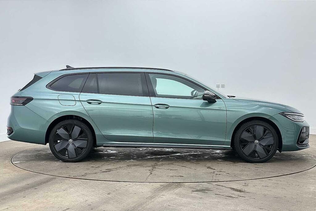 Volkswagen Passat 1.5 Tsi Ehybrid 272 Black Edition Dsg KW75HXJ Green #4