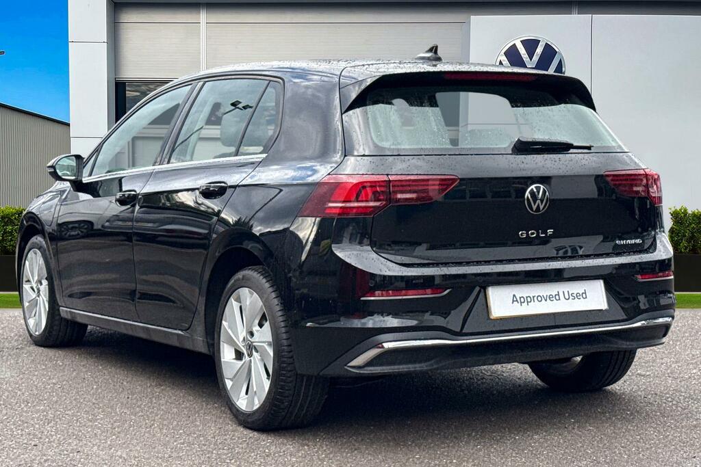 Volkswagen Golf 1.5 Tsi 204 Style Ehybrid Dsg Black #2