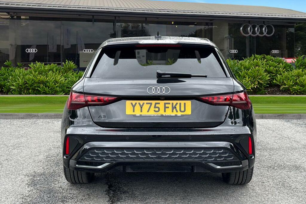Audi A3 S Line Tfsi E 204 Ps S Tronic YY75FKU Black #4