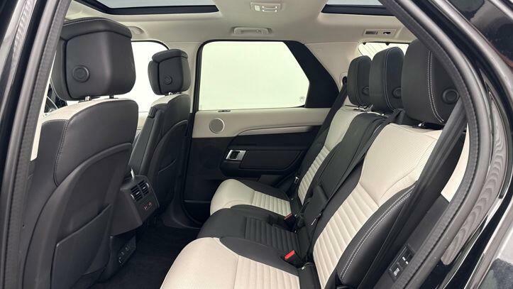 Land Rover Discovery 3.0 D350 Dynamic Hse KO25GBE Black #4