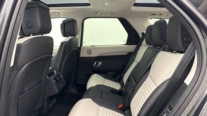Land Rover Discovery 3.0 D350 Dynamic Hse Grey #4