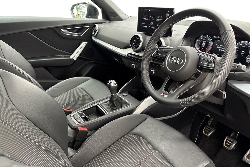 Audi Q2 S Line Black #7