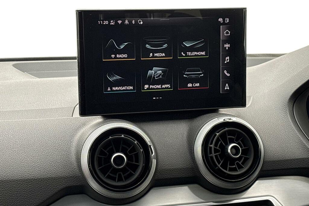 Audi Q2 S Line Black #11