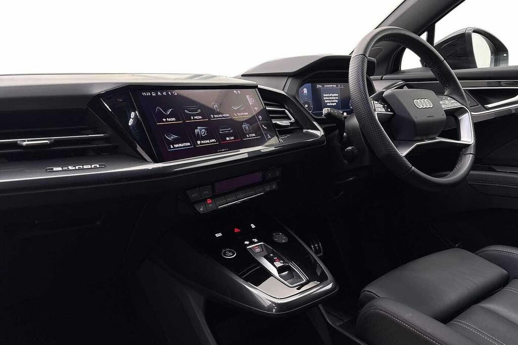 Audi Q4 E Tron S Line 40 150,00 Kw Black #2