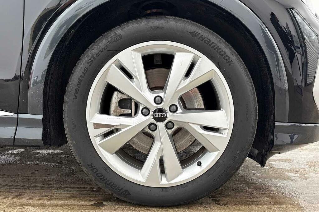 Audi Q4 E Tron S Line 40 150,00 Kw Black #5