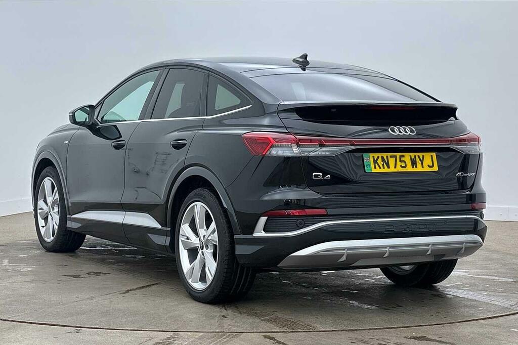 Audi Q4 E Tron S Line 40 150,00 Kw Black #3