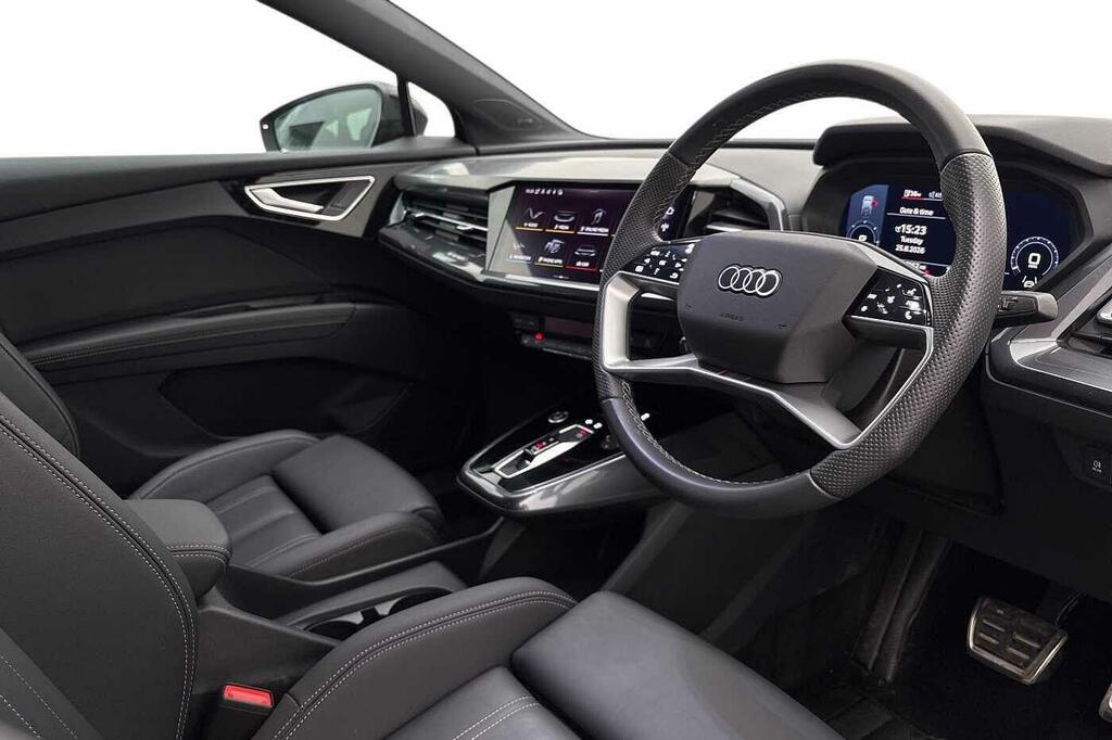Audi Q4 E Tron S Line 40 150,00 Kw Black #6