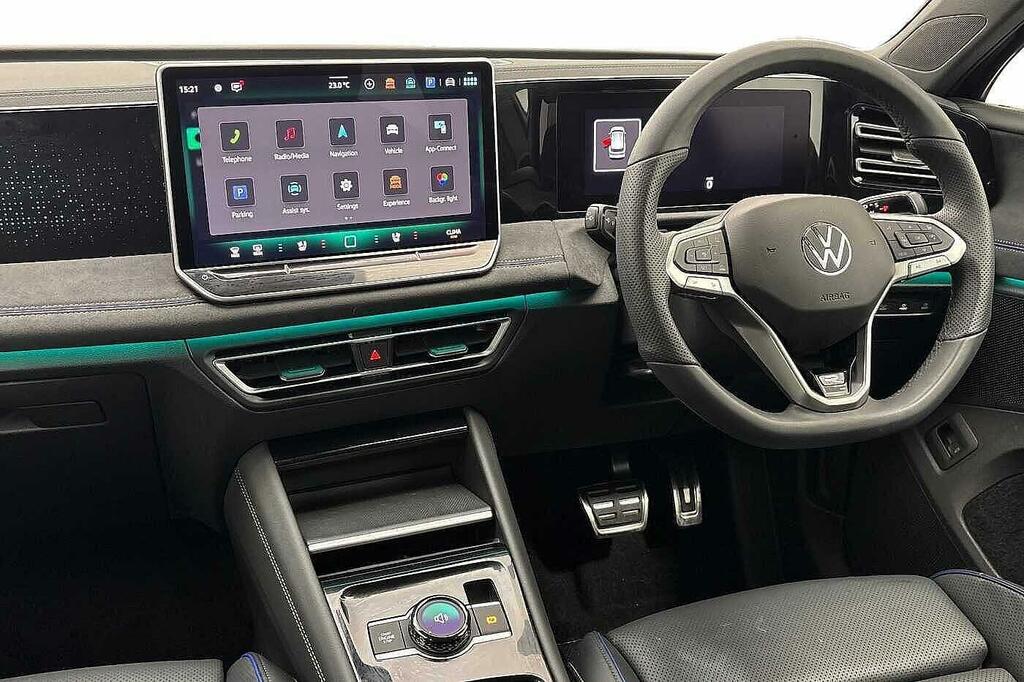 Volkswagen Tiguan 1.5 Etsi 150 R-line Dsg Leather Seats, Sunro Black #2